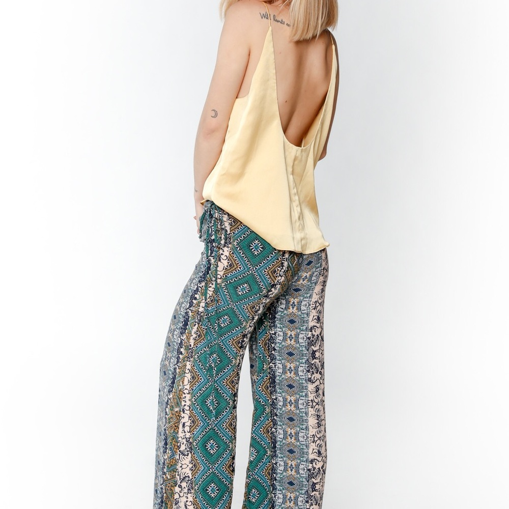 Yellow satin spaghetti strap tank top - Picture 2 of 3